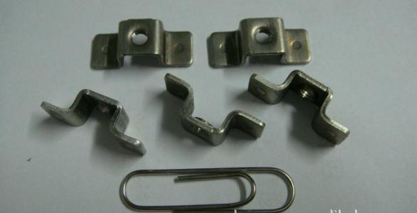 冲压件加工中冲压模具有哪些分类？